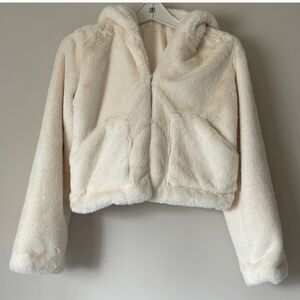 Aeropostale Cozy Cream Faux Fur Jacket Medium